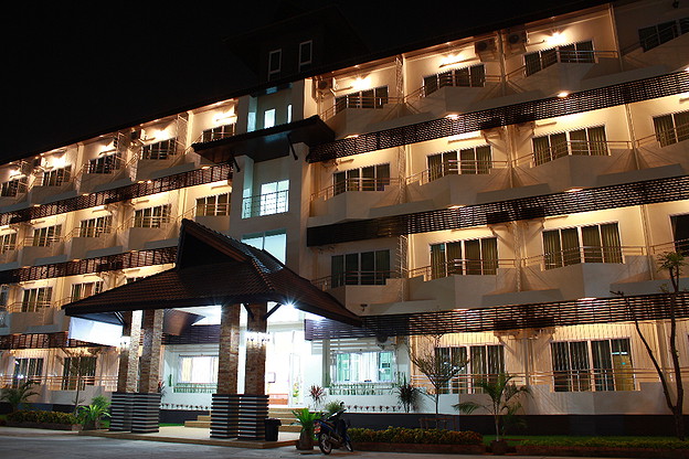 1 Bed Condo — photo 3