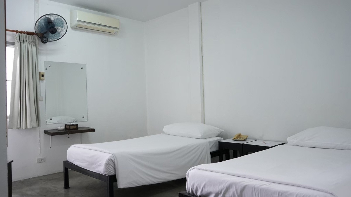 1 Bed Condo — photo 1