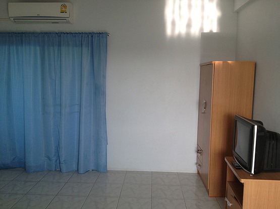 1 Bed Condo — photo 3
