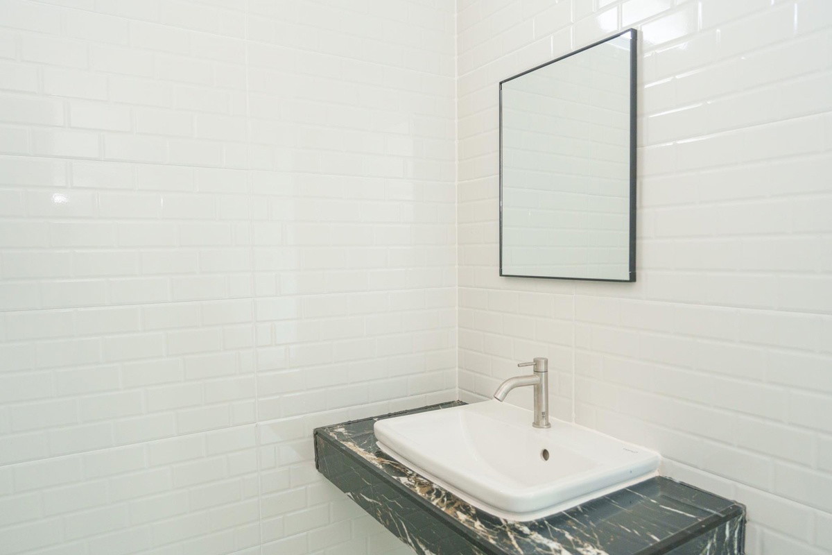 1 Bed Condo — photo 5