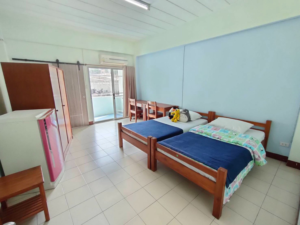 1 Bed Condo — photo 1