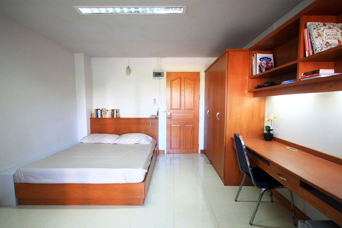 1 Bed Condo — photo 2