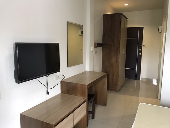 1 Bed Condo — photo 2