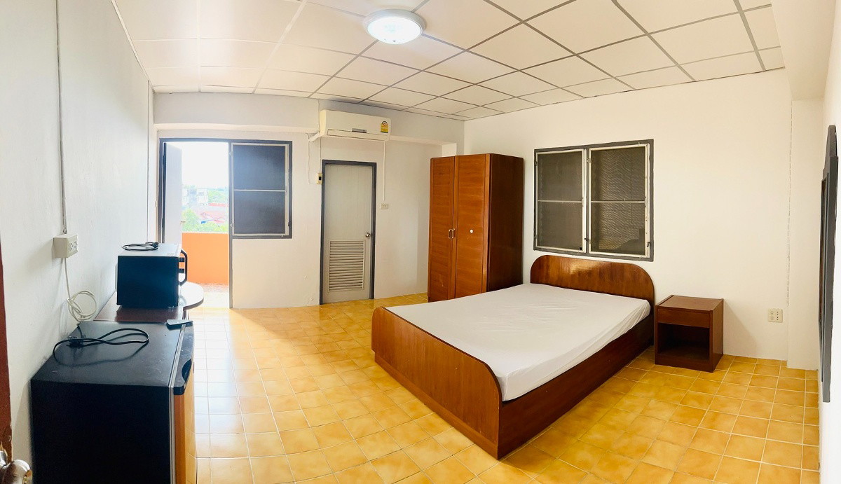 Condo · Mueang Chon Buri, chon_buri — photo 1