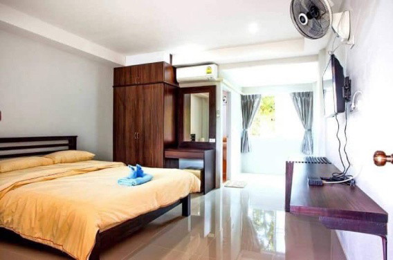 1 Bed Condo — photo 2