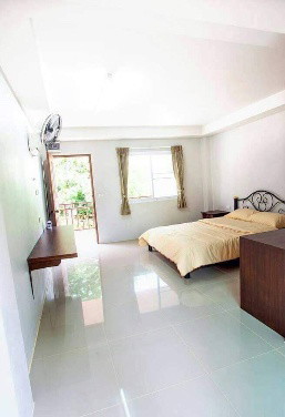 1 Bed Condo — photo 3
