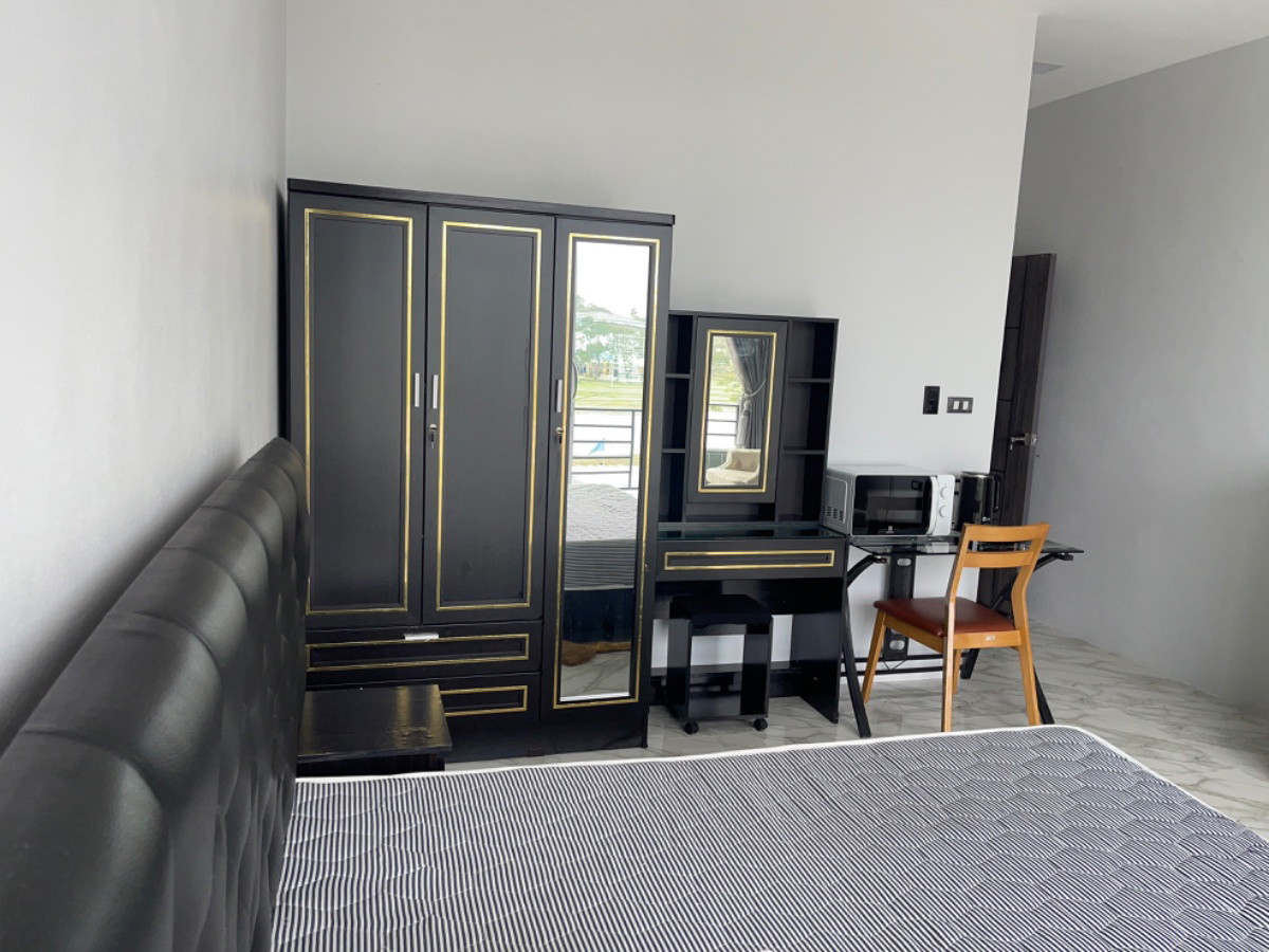 1 Bed Condo — photo 4