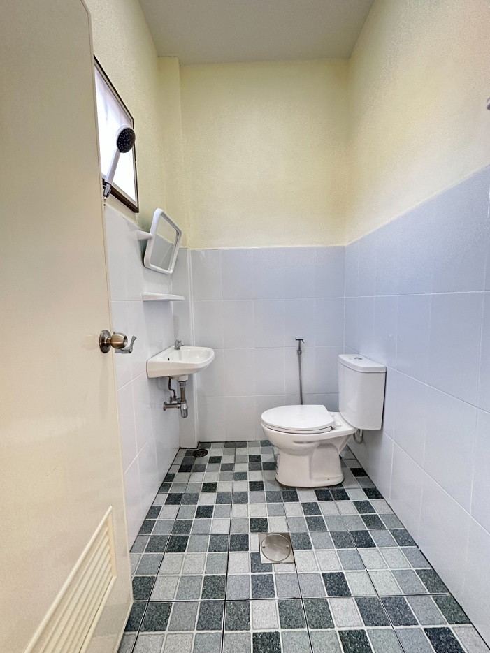 1 Bed Condo — photo 3