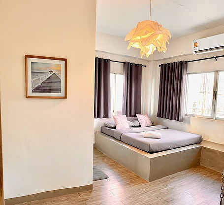 Condo — photo 1