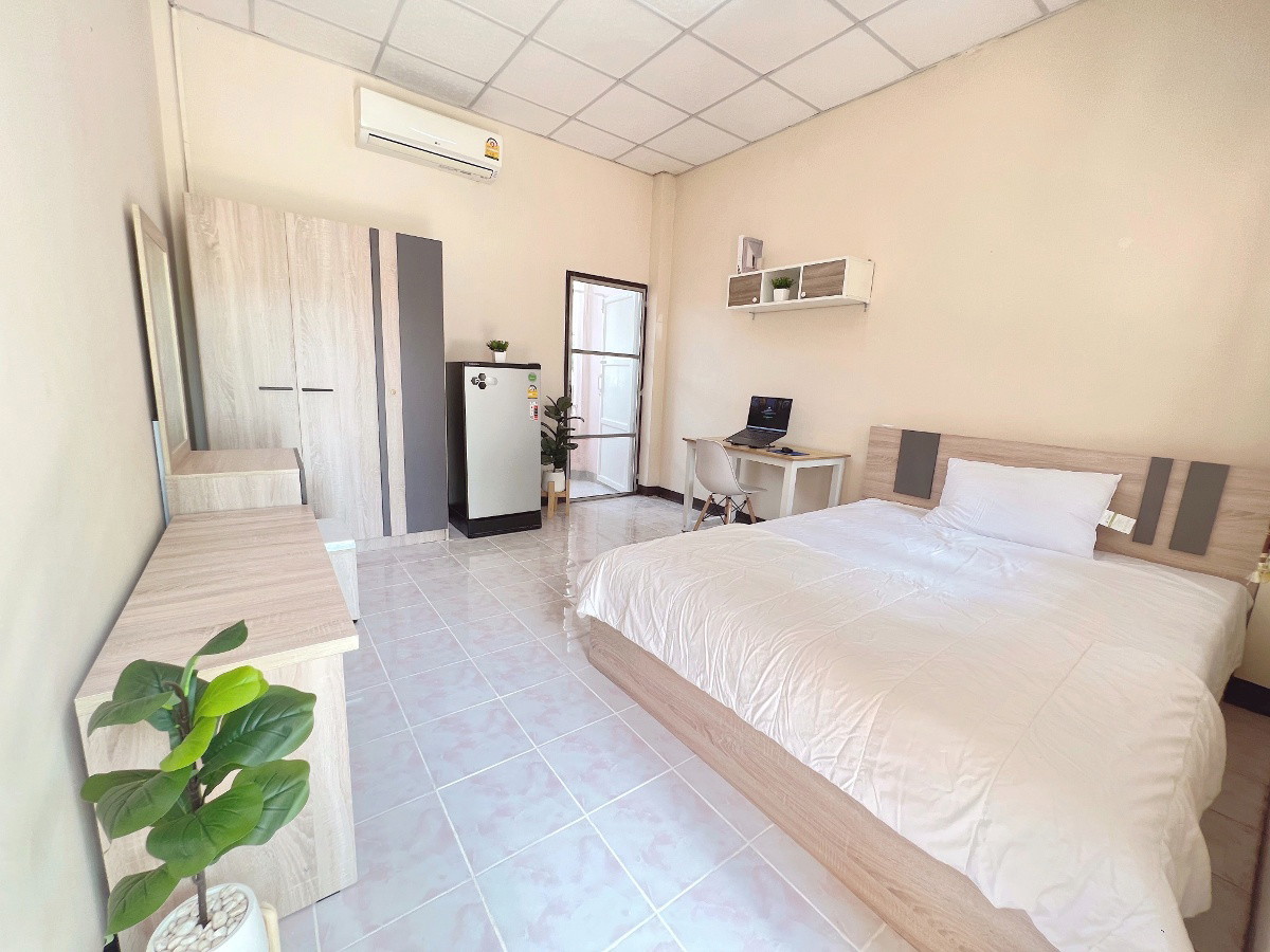 1 Bed Condo — photo 1