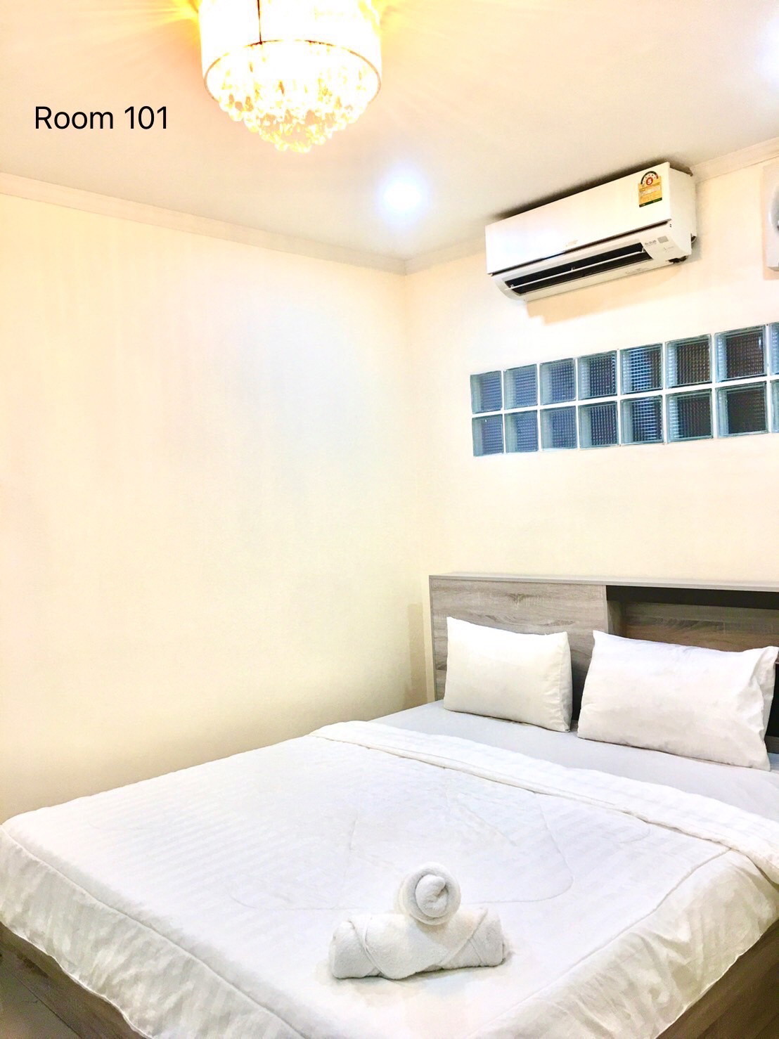 1 Bed Condo — photo 4