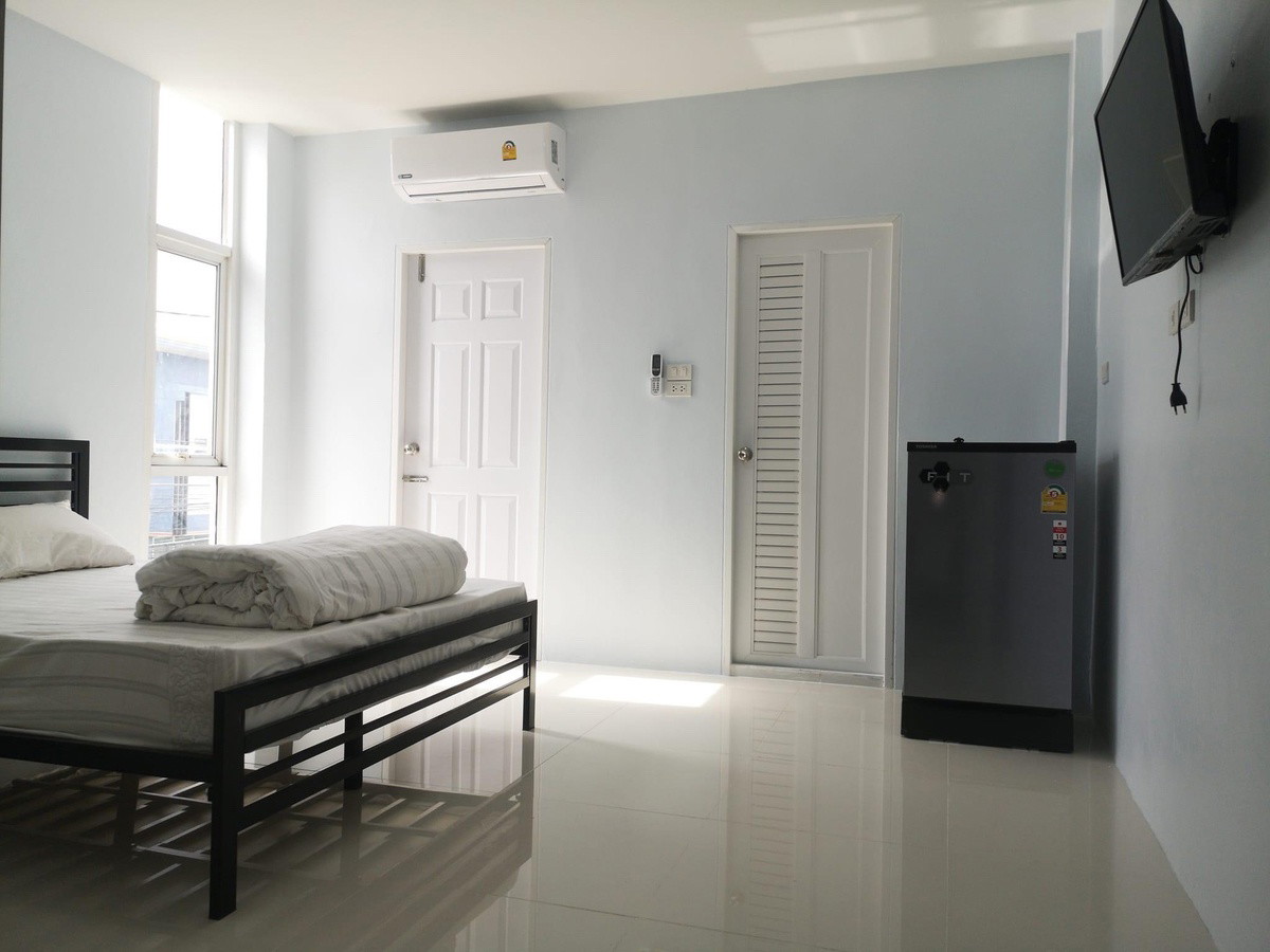 Condo — photo 1