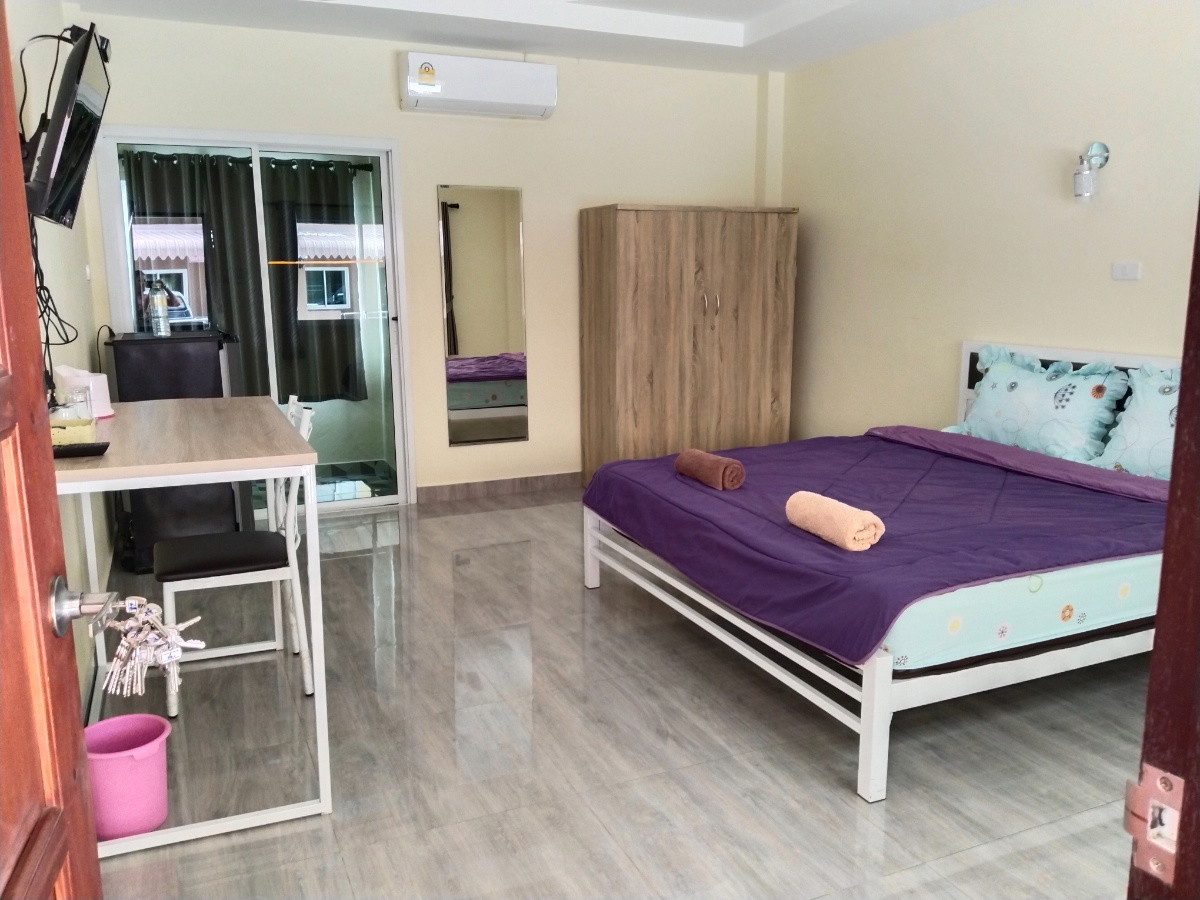 1 Bed Condo — photo 3