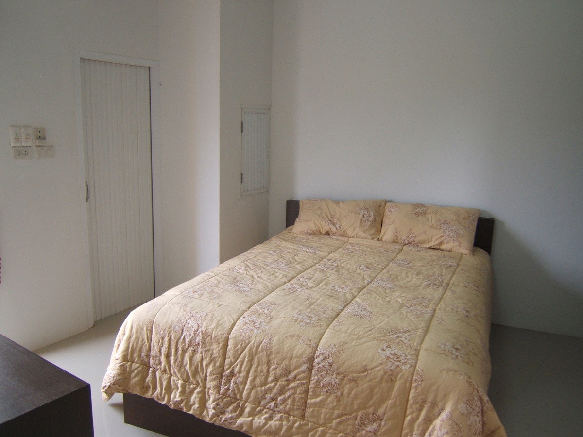 1 Bed Condo — photo 2