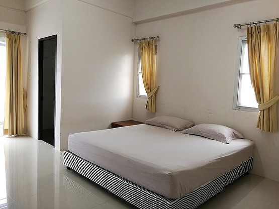 1 Bed Condo — photo 1