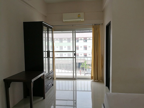 1 Bed Condo — photo 3