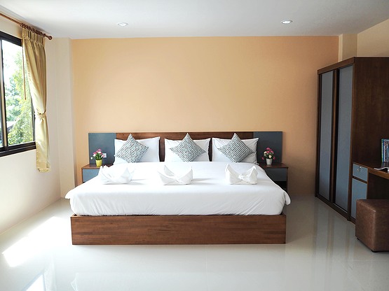 Condo — photo 2