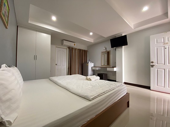 1 Bed Condo — photo 4