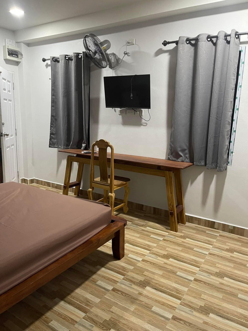 1 Bed Condo — photo 2