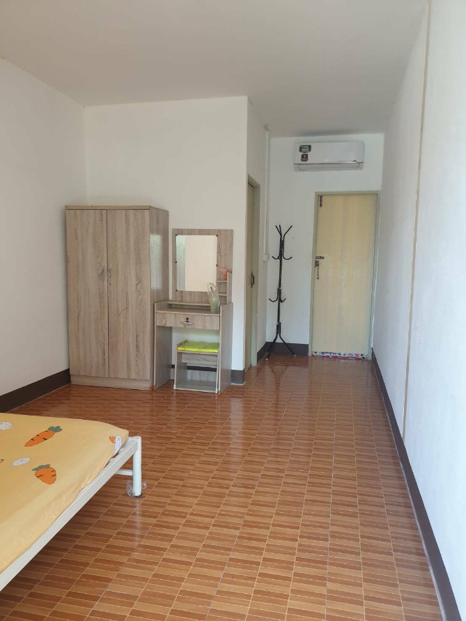 1 Bed Condo — photo 2