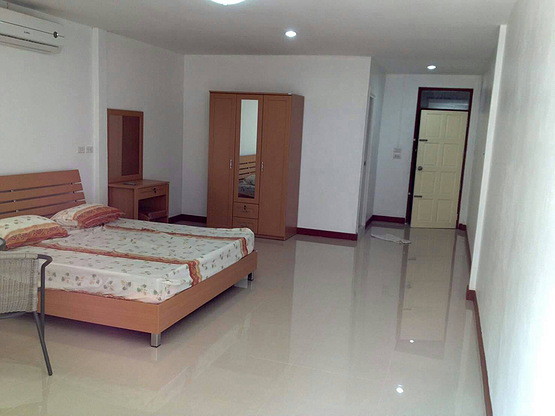 1 Bed Condo — photo 2