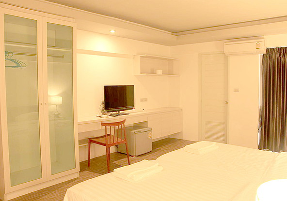 1 Bed Condo — photo 4