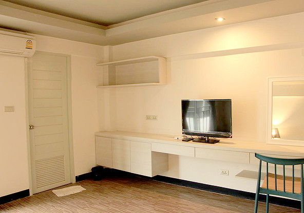 1 Bed Condo — photo 5