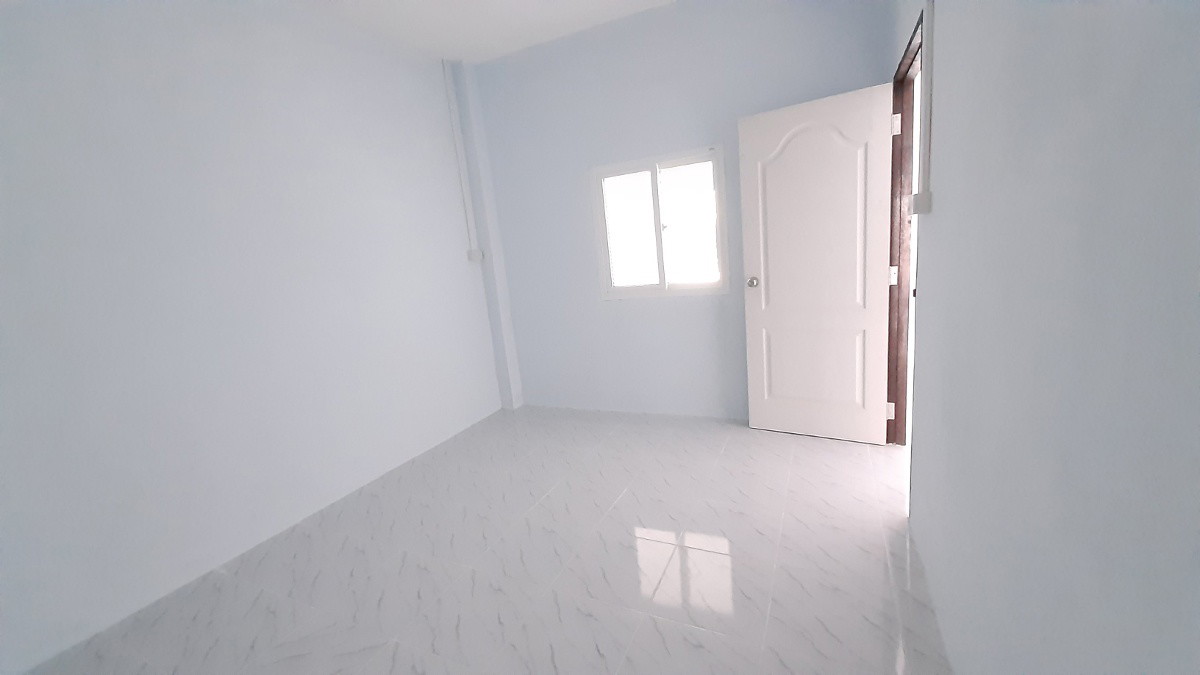 1 Bed Condo — photo 4