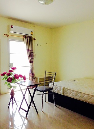 1 Bed Condo — photo 3