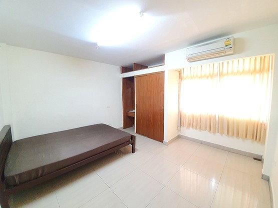 1 Bed Condo · Bangkok Noi, bangkok — photo 4