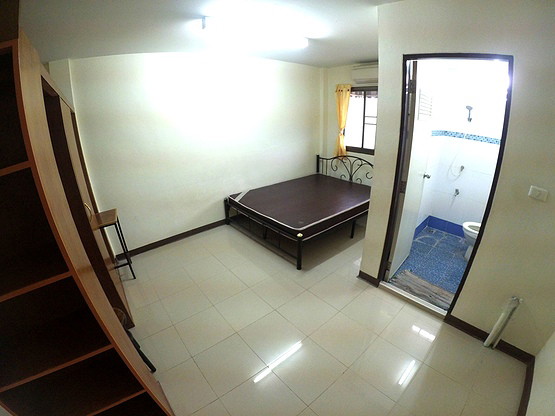 1 Bed Condo · Bangkok Noi, bangkok — photo 1