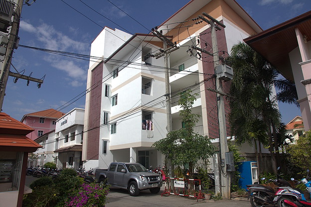 1 Bed Condo — photo 2