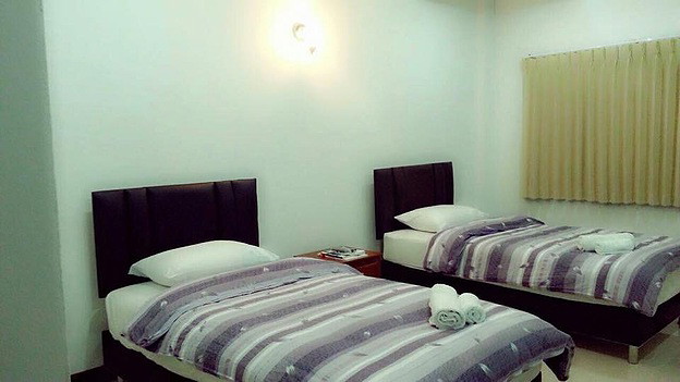 1 Bed Condo — photo 2