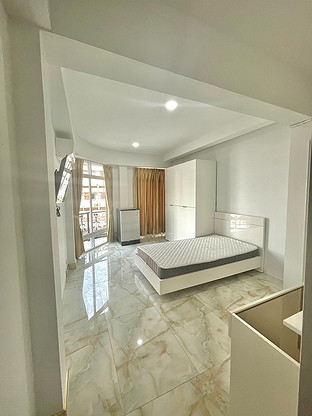 1 Bed Condo — photo 1
