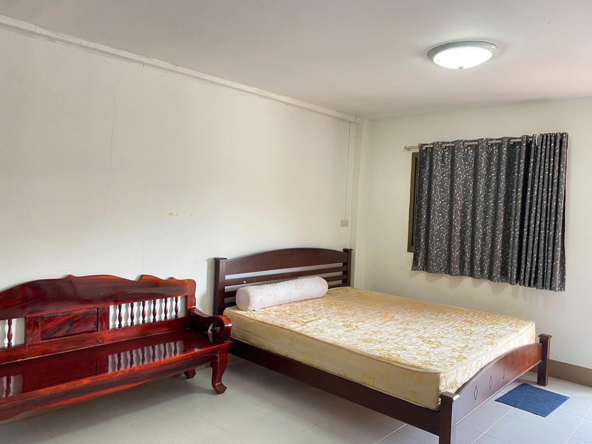 1 Bed Condo — photo 2