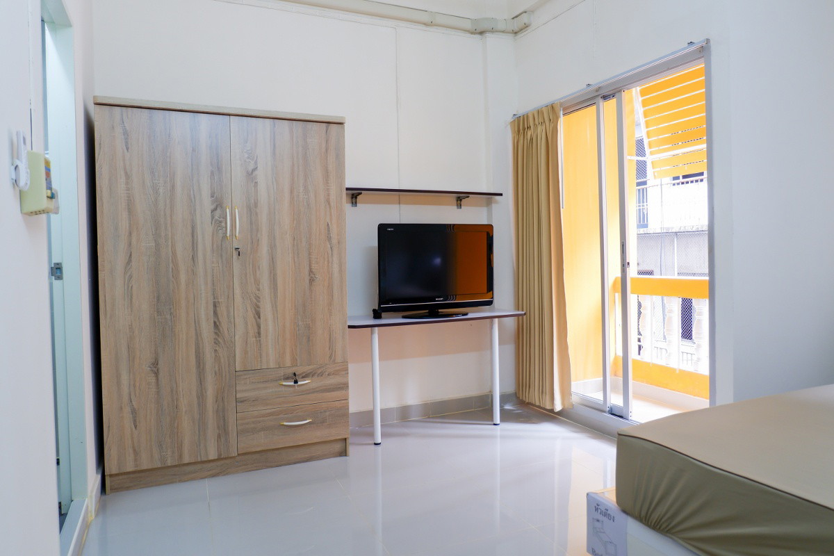 1 Bed Condo · Khlong San, bangkok — photo 2