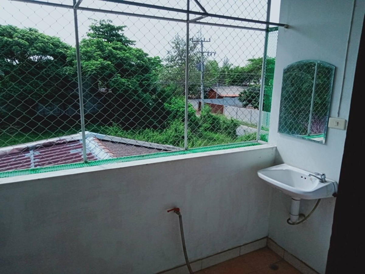 1 Bed Condo — photo 4