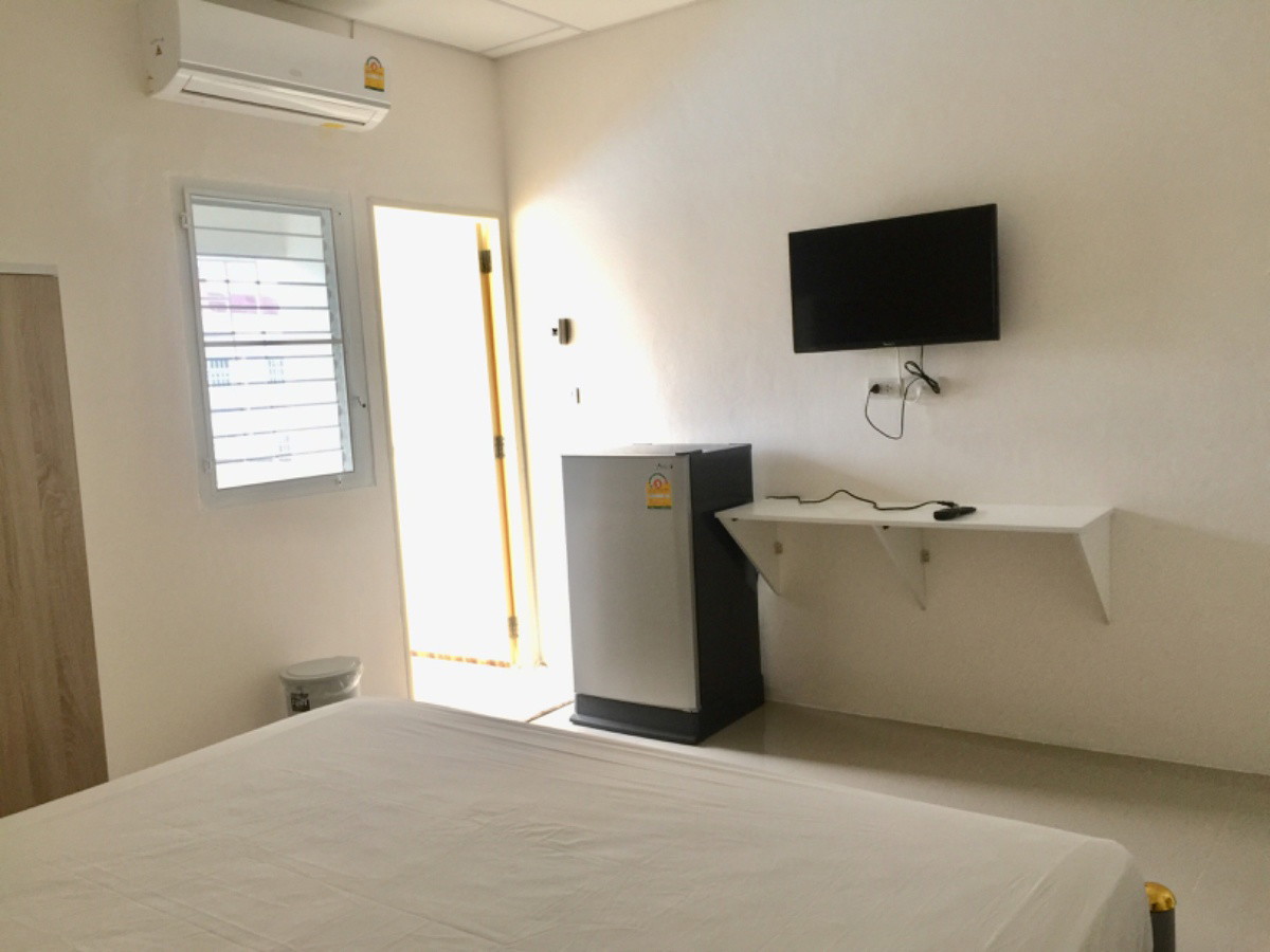 1 Bed Condo — photo 1