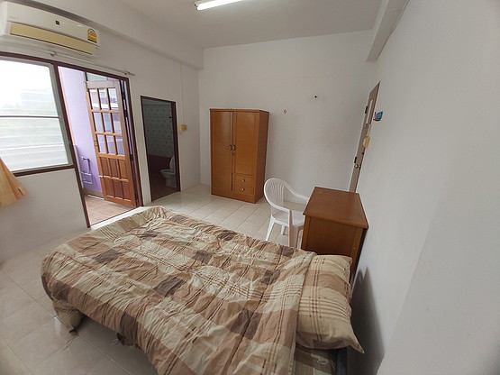 1 Bed Condo — photo 4