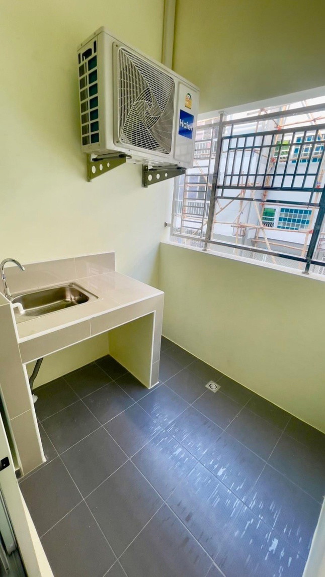 1 Bed Condo — photo 3