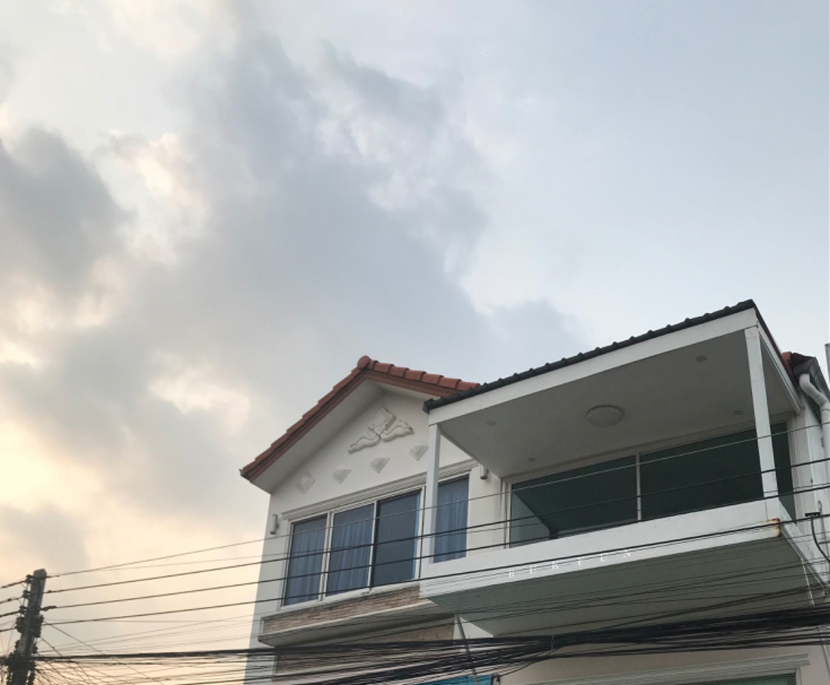 Condo — photo 1