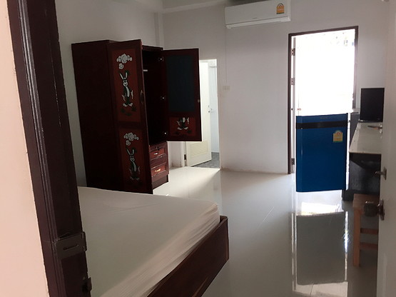 1 Bed Condo — photo 2