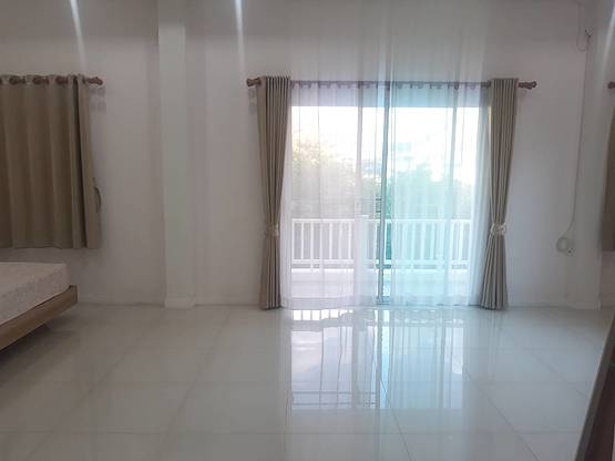 1 Bed Condo — photo 3