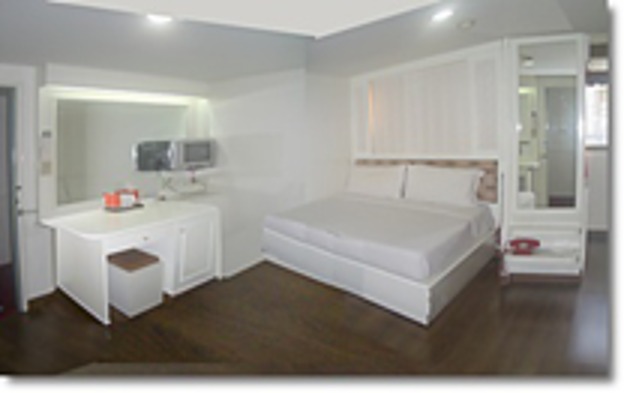 1 Bed Condo · Watthana, bangkok — photo 3
