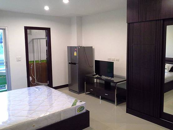 1 Bed Condo — photo 2