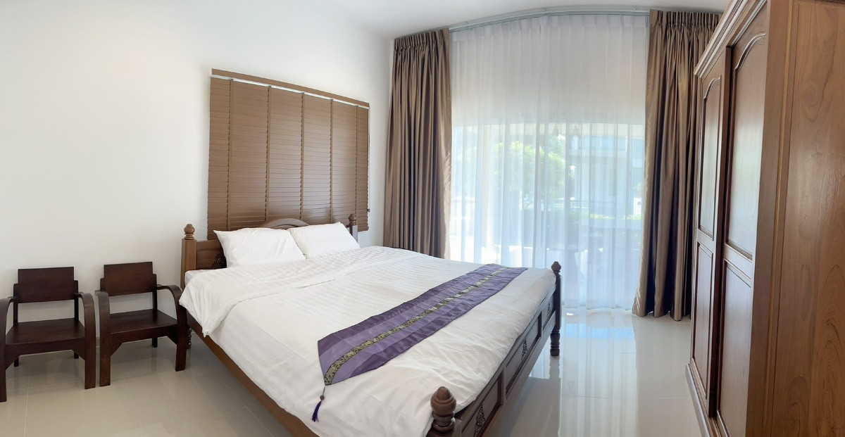 1 Bed Condo — photo 3