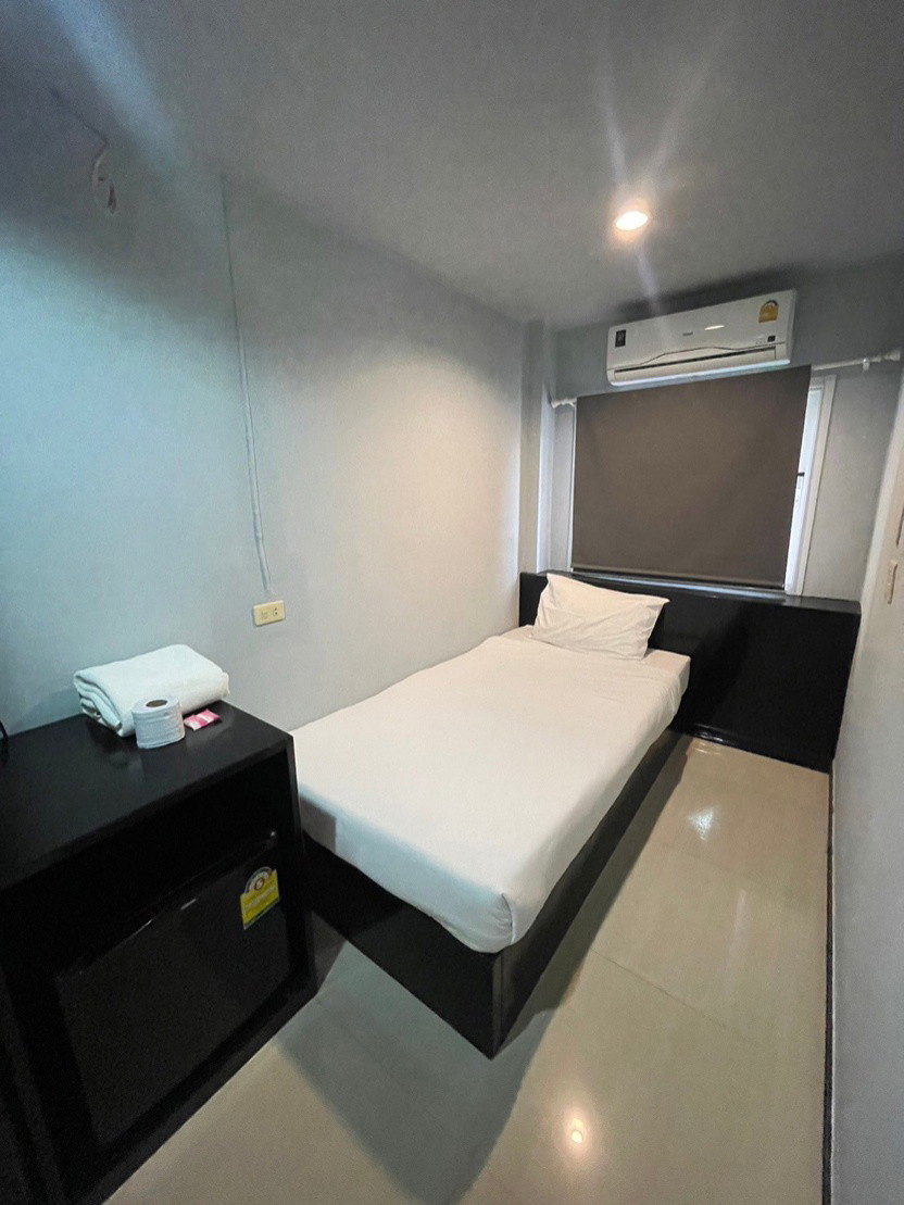 1 Bed Condo — photo 3