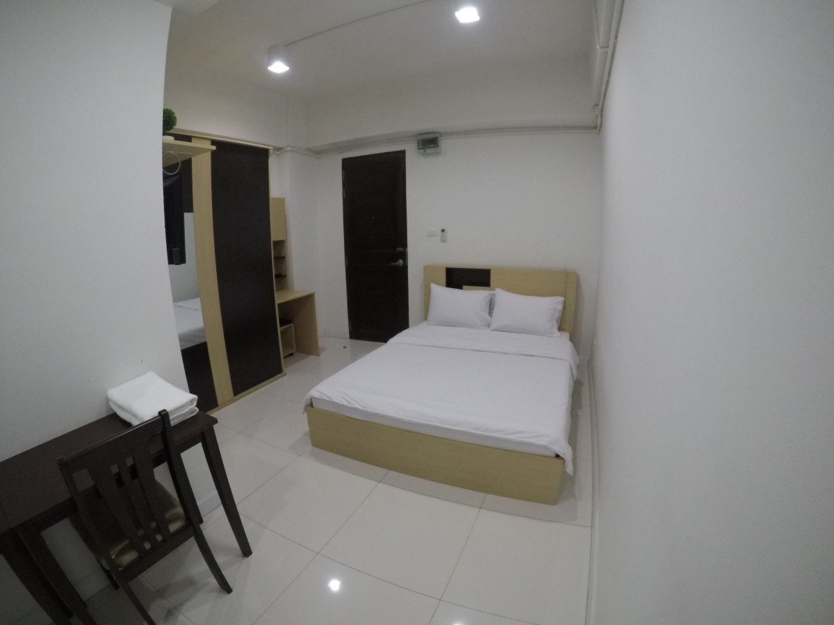 Condo — photo 1