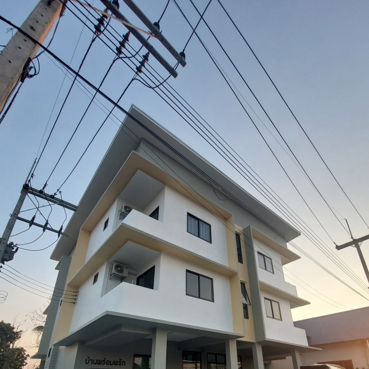 1 Bed Condo — photo 1