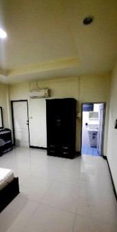 1 Bed Condo — photo 2